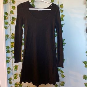 Black long sleeve m dress. Worn once ! Great condition